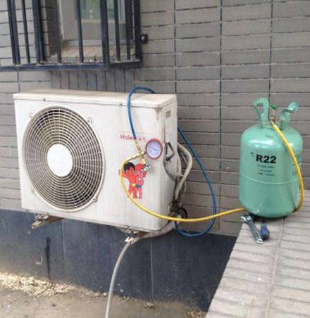 托克托空调加氟